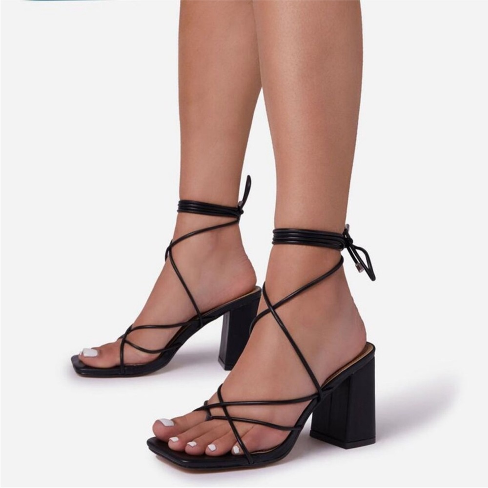 Lemonade Deena Strappy Block Heel in Black